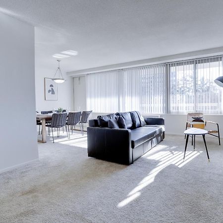 Spacious 2 Bedrooms Apt @Crystal City With Gym 알링턴 외부 사진