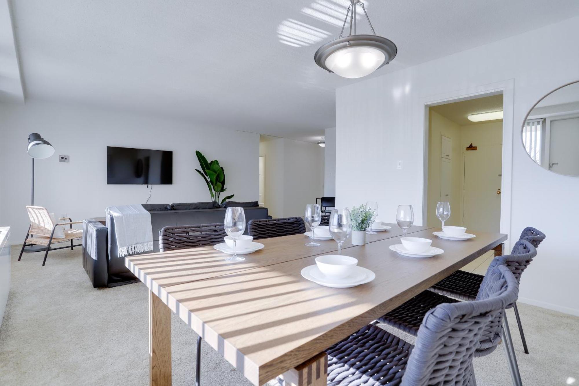 Spacious 2 Bedrooms Apt @Crystal City With Gym 알링턴 외부 사진