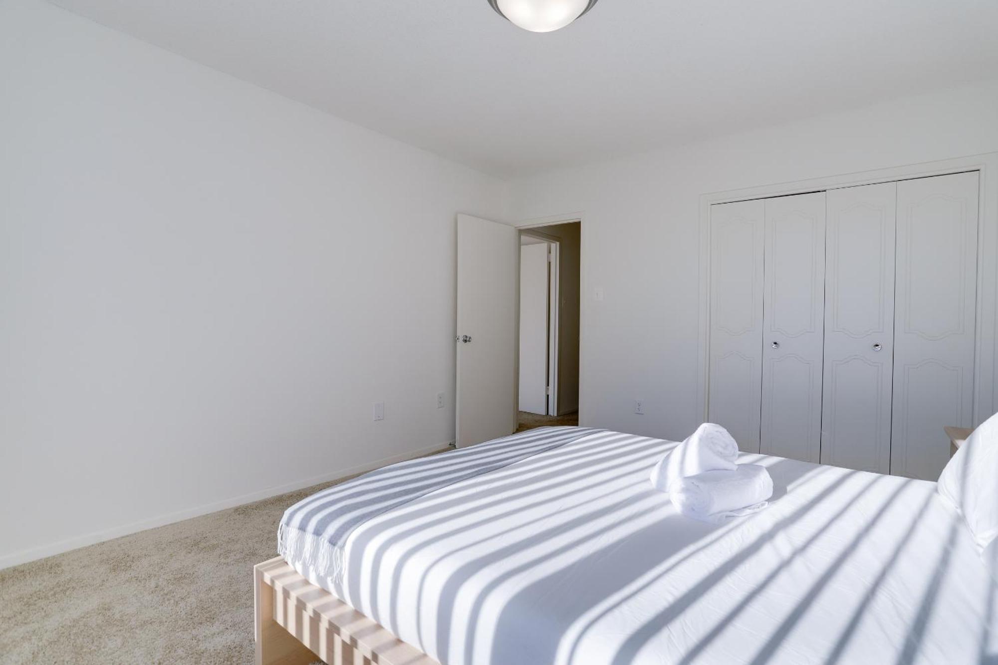 Spacious 2 Bedrooms Apt @Crystal City With Gym 알링턴 외부 사진