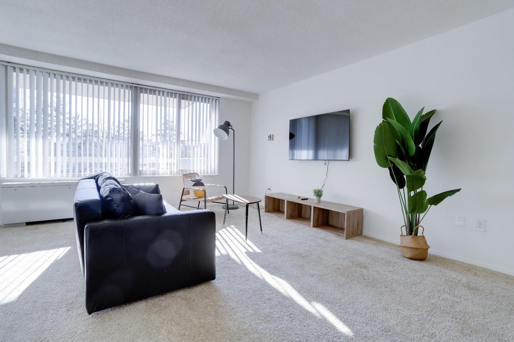 Spacious 2 Bedrooms Apt @Crystal City With Gym 알링턴 외부 사진