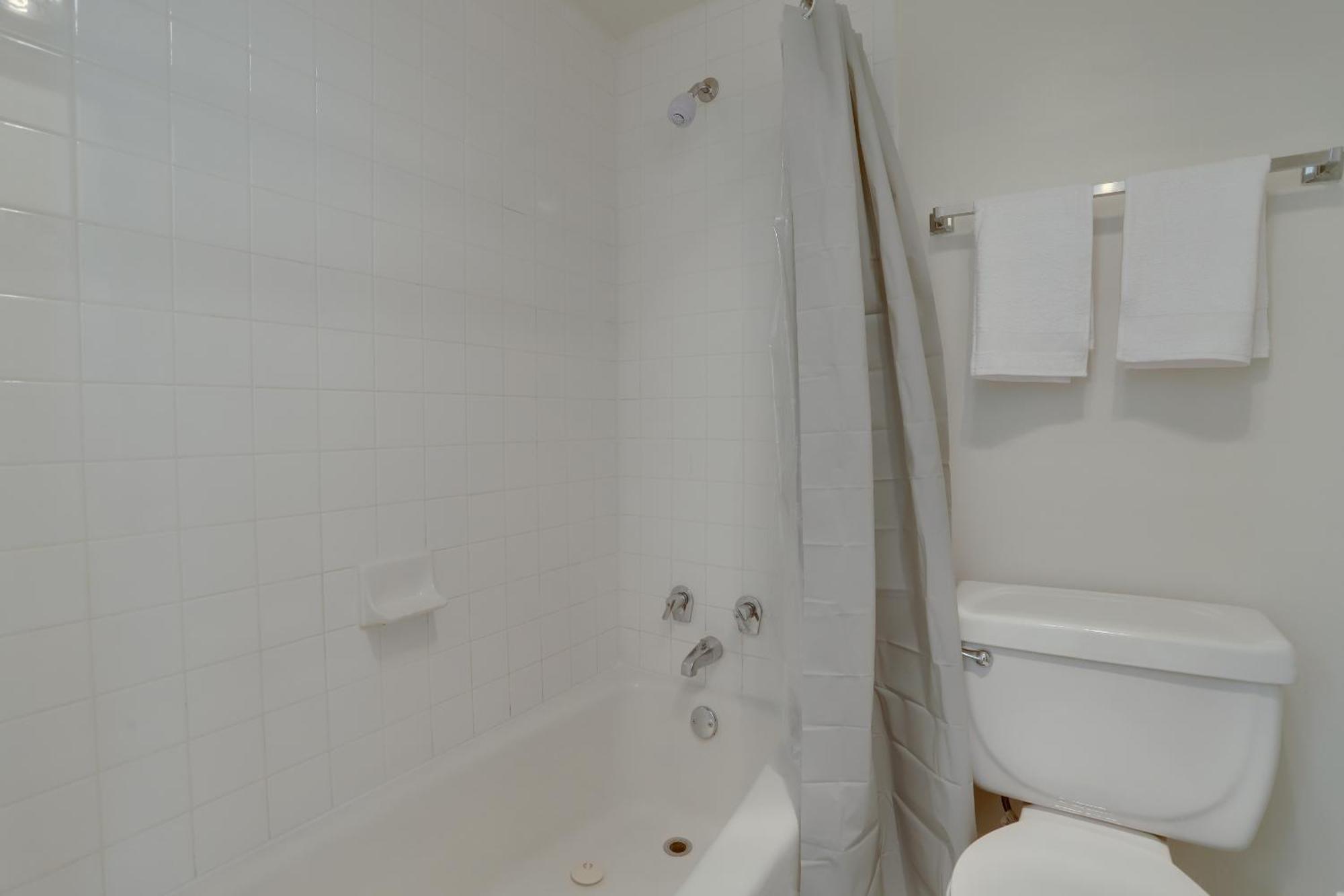 Spacious 2 Bedrooms Apt @Crystal City With Gym 알링턴 외부 사진