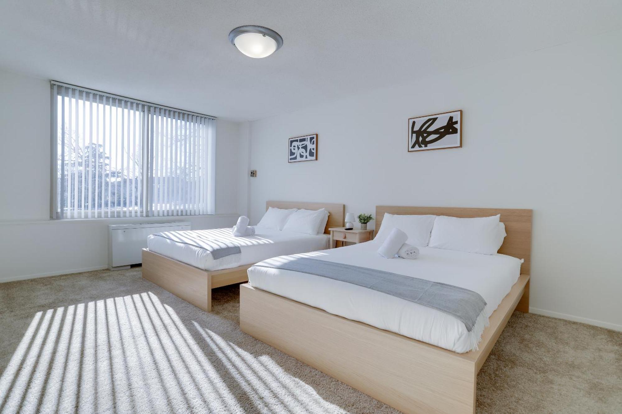 Spacious 2 Bedrooms Apt @Crystal City With Gym 알링턴 외부 사진