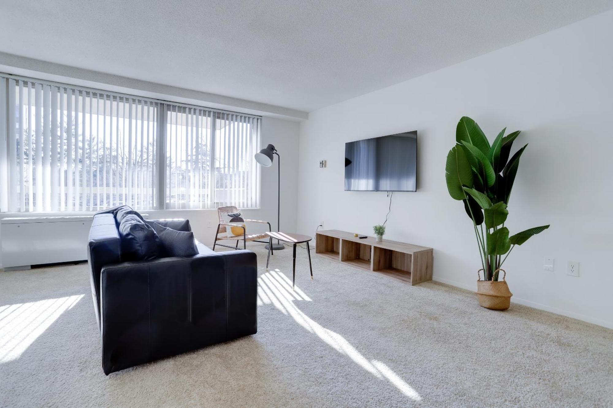 Spacious 2 Bedrooms Apt @Crystal City With Gym 알링턴 외부 사진