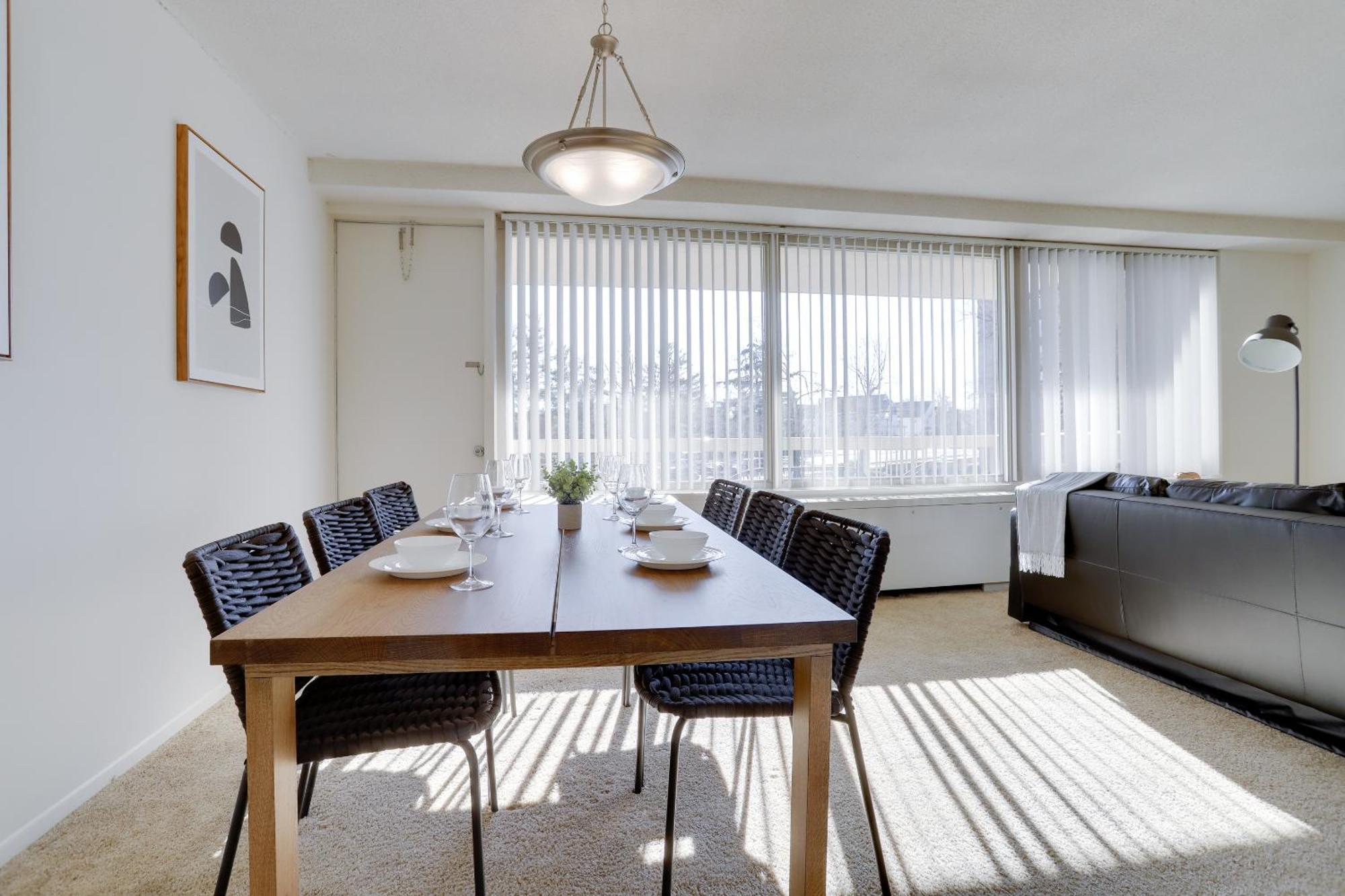 Spacious 2 Bedrooms Apt @Crystal City With Gym 알링턴 외부 사진